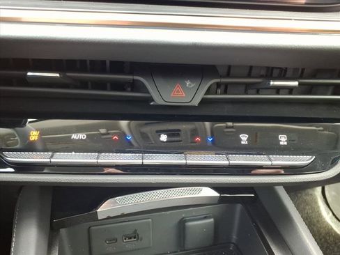 Certified 2025 Buick Envision Avenir image 22