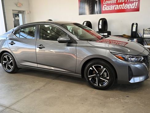 Used 2024 Nissan Sentra SV image 4