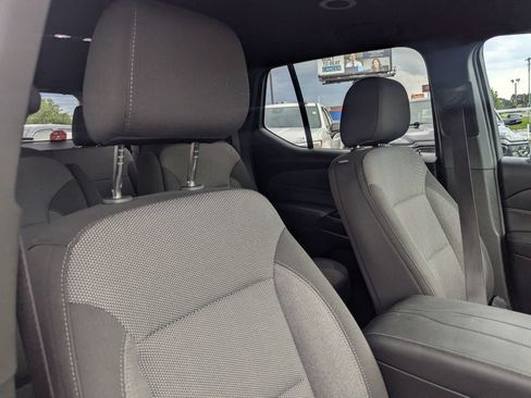 Used 2023 Chevrolet Traverse LT FWD image 28