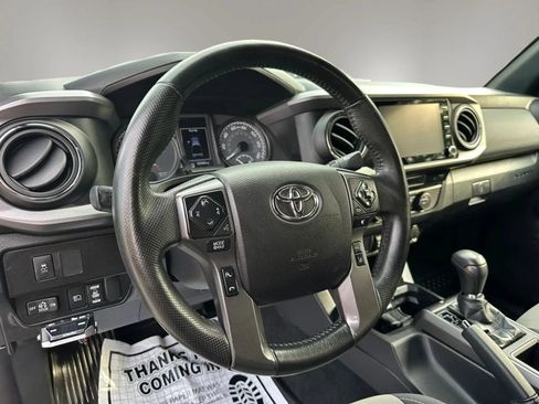 Used 2021 Toyota Tacoma TRD Off-Road AWD/4WD image 12