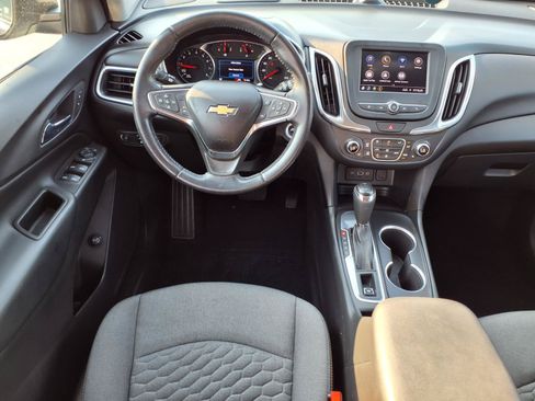 Used 2020 Chevrolet Equinox LT FWD image 2