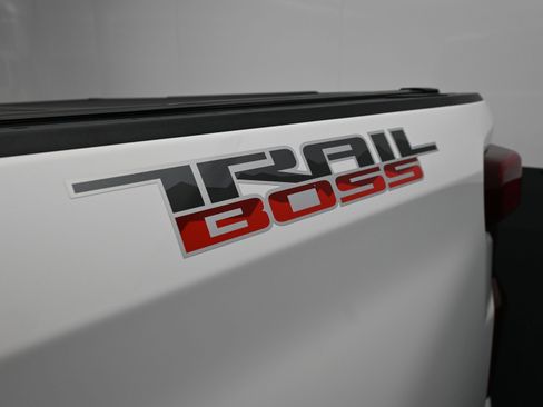 Used 2021 Chevrolet Silverado 1500 LT Trail Boss w/ Bed Protection Package image 34