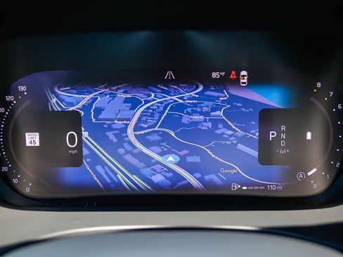 Used 2024 Volvo XC60 B5 Plus w/ Protection Package Premier image 27