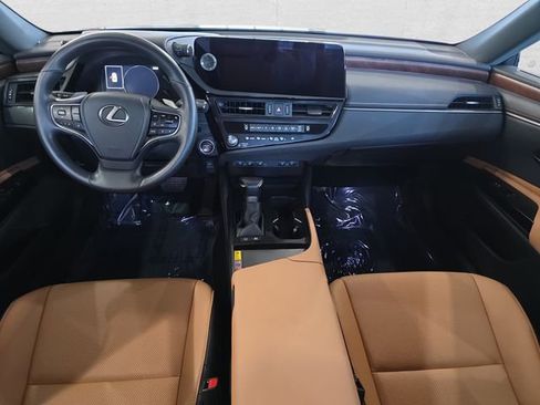 Certified 2025 Lexus ES 300h w/ Premium Package image 9