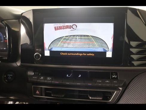 Used 2025 Toyota Camry SE image 28