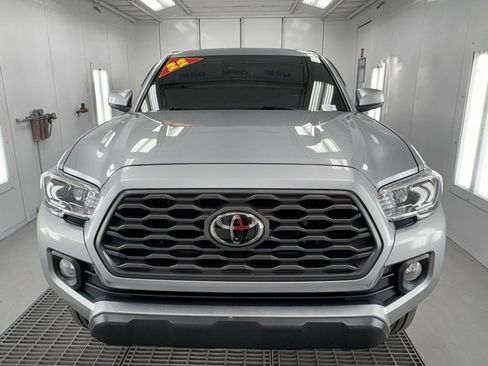 Used 2022 Toyota Tacoma TRD Off-Road image 3
