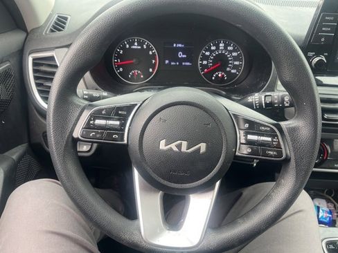 Used 2023 Kia Seltos LX image 17