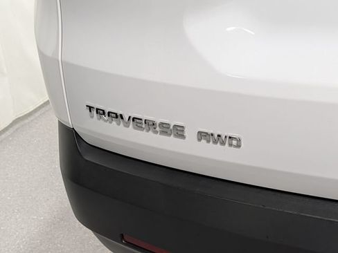 Certified 2023 Chevrolet Traverse LT w/ LT Premium Package AWD/4WD image 5