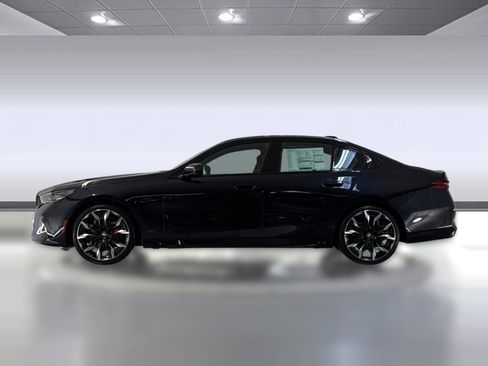 Used 2026 BMW 530i w/ M Sport Package image 2