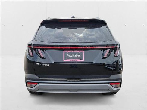 New 2025 Hyundai Tucson Limited image 8