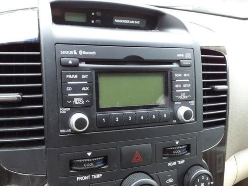 Used 2012 Kia Sedona EX image 16