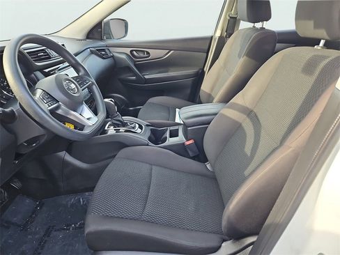 Used 2020 Nissan Rogue Sport S image 25