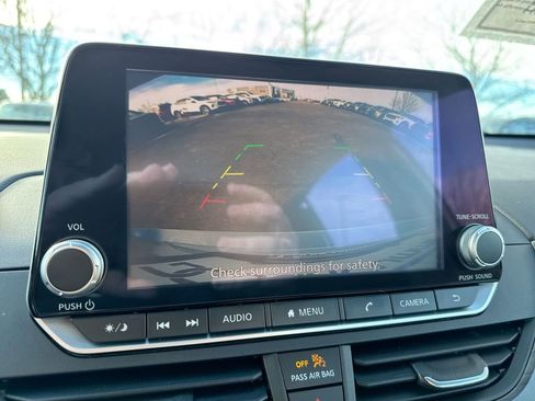 Used 2023 Nissan Altima 2.5 SV image 14