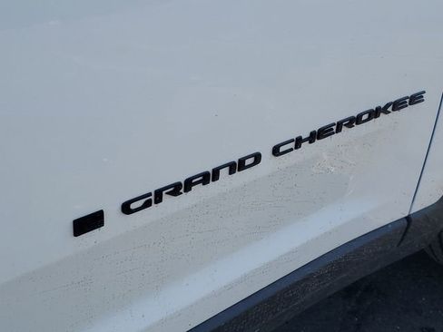 New 2026 Jeep Grand Cherokee Limited w/ Limited Altitude Package AWD/4WD image 7