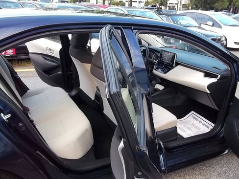 Used 2020 Toyota Corolla LE FWD image 9