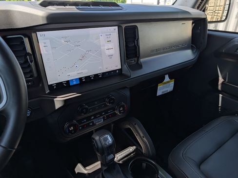 Used 2025 Ford Bronco Badlands AWD/4WD image 46
