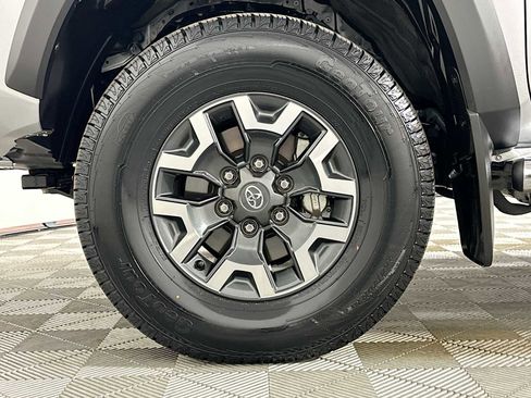 Used 2021 Toyota Tacoma TRD Off-Road w/ TRD Premium Off Road Package image 29