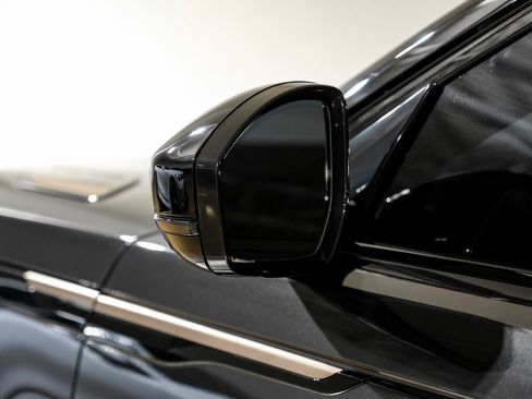 Used 2024 Land Rover Range Rover Velar Dynamic SE image 46