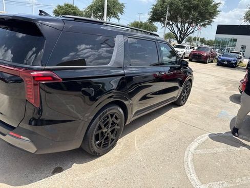 Certified 2025 Kia Carnival SX Prestige FWD image 6