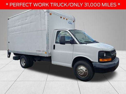 Used 2009 Chevrolet Express 3500 RWD image 3