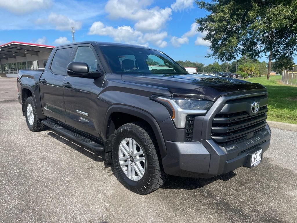 Used 2025 Toyota Tundra SR5 w/ SR5 Convenience Package AWD/4WD image 1