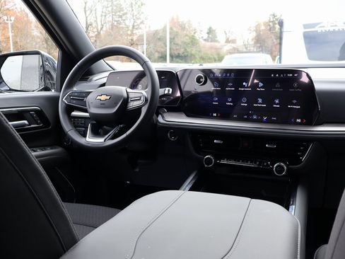 New 2026 Chevrolet Suburban LS image 30