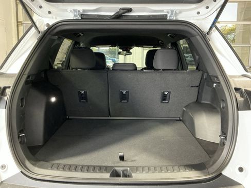 New 2026 Chevrolet Equinox LT FWD image 25