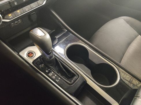 Used 2024 Nissan Altima 2.5 SV image 26