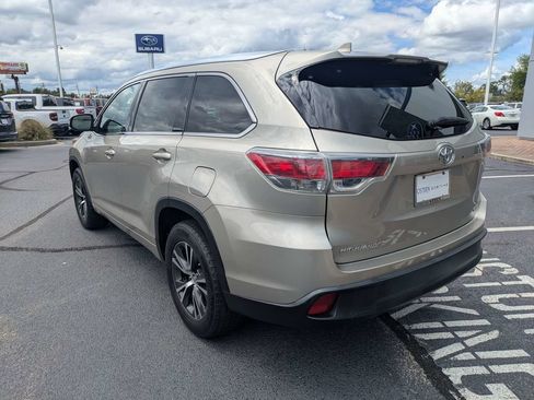 Used 2016 Toyota Highlander XLE FWD image 7