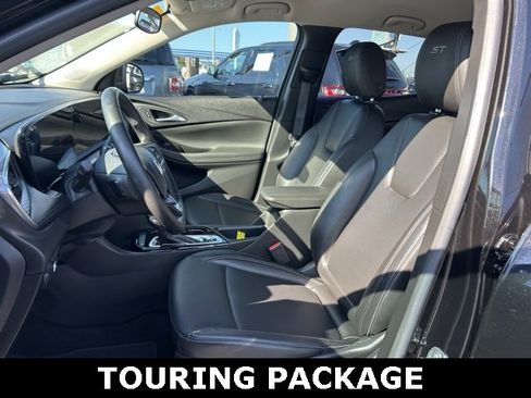Used 2024 Buick Encore GX Sport Touring image 14