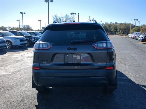 Used 2021 Jeep Cherokee Latitude Plus image 7