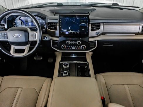 Used 2022 Ford Expedition Max Limited image 12