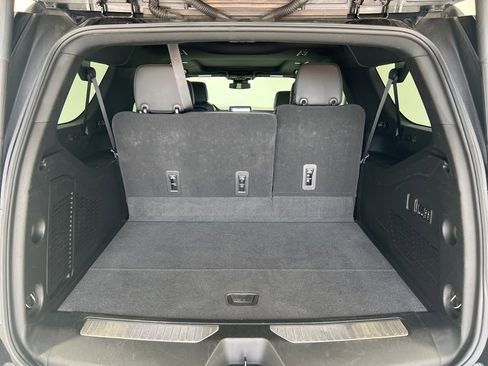 Used 2023 Chevrolet Suburban Z71 w/ Luxury Package image 24