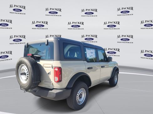 New 2025 Ford Bronco 4-Door image 5