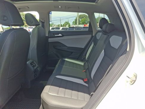 Used 2023 Volkswagen Taos SEL AWD/4WD image 10