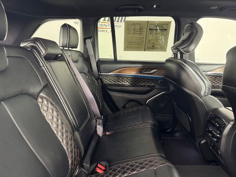 Used 2025 Jeep Grand Cherokee Summit image 38