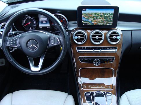 Used 2015 Mercedes-Benz C 300 4MATIC Sedan image 9