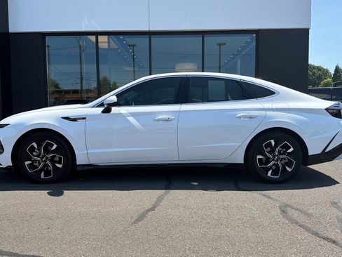 Used 2024 Hyundai Sonata SEL AWD/4WD image 9