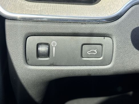 Used 2021 Volvo XC60 T5 Inscription image 42