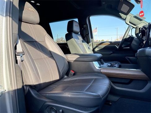 Used 2024 Chevrolet Silverado 3500 High Country w/ Technology Package image 25