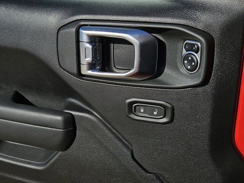 New 2025 Jeep Wrangler Unlimited Rubicon image 16