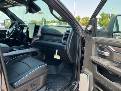 New 2026 RAM 3500 Laramie AWD/4WD image 27