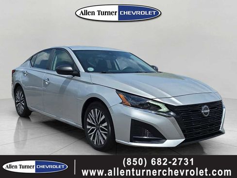 Used 2024 Nissan Altima 2.5 SV FWD image 1