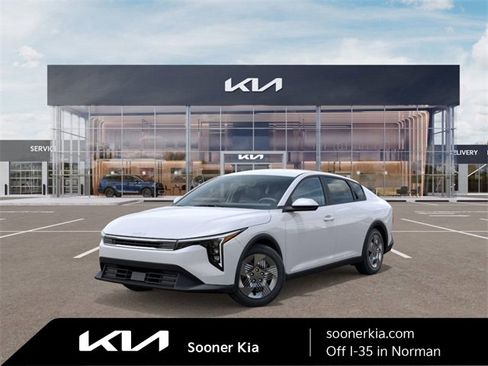 New 2026 Kia K4 LX image 1
