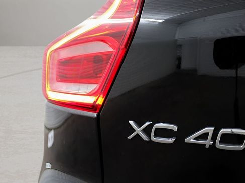 New 2026 Volvo XC40 B5 Core w/ Protection Package Premier AWD/4WD image 31