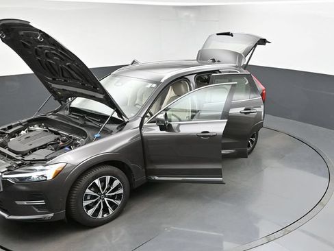Used 2023 Volvo XC60 B5 Plus w/ Climate Package AWD/4WD image 50