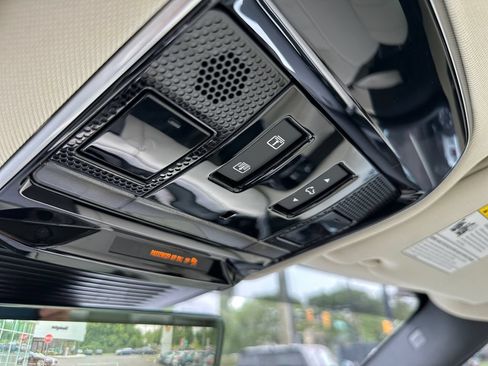 Used 2025 Land Rover Range Rover SE AWD/4WD image 28