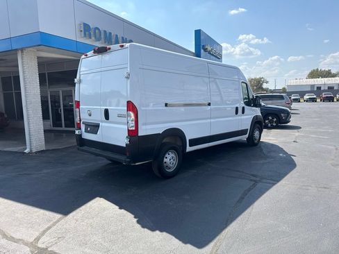 Used 2025 RAM ProMaster 2500 w/ Convenience Group FWD image 4