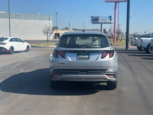 Used 2025 Hyundai Tucson SE image 6