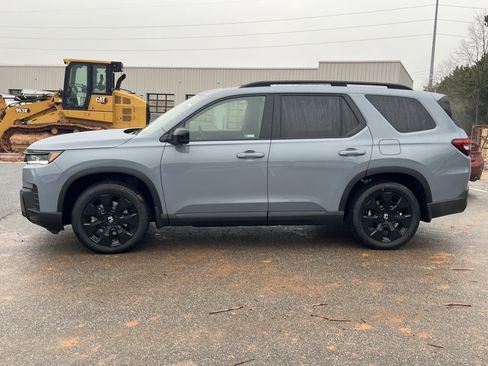 New 2026 Honda Pilot Black Edition image 8